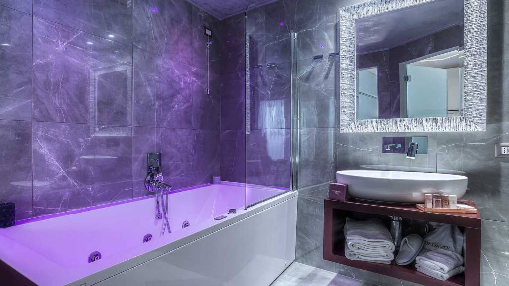 Colonna-suite-del-corso-rome-king-jacuzzi-bath-305i-18