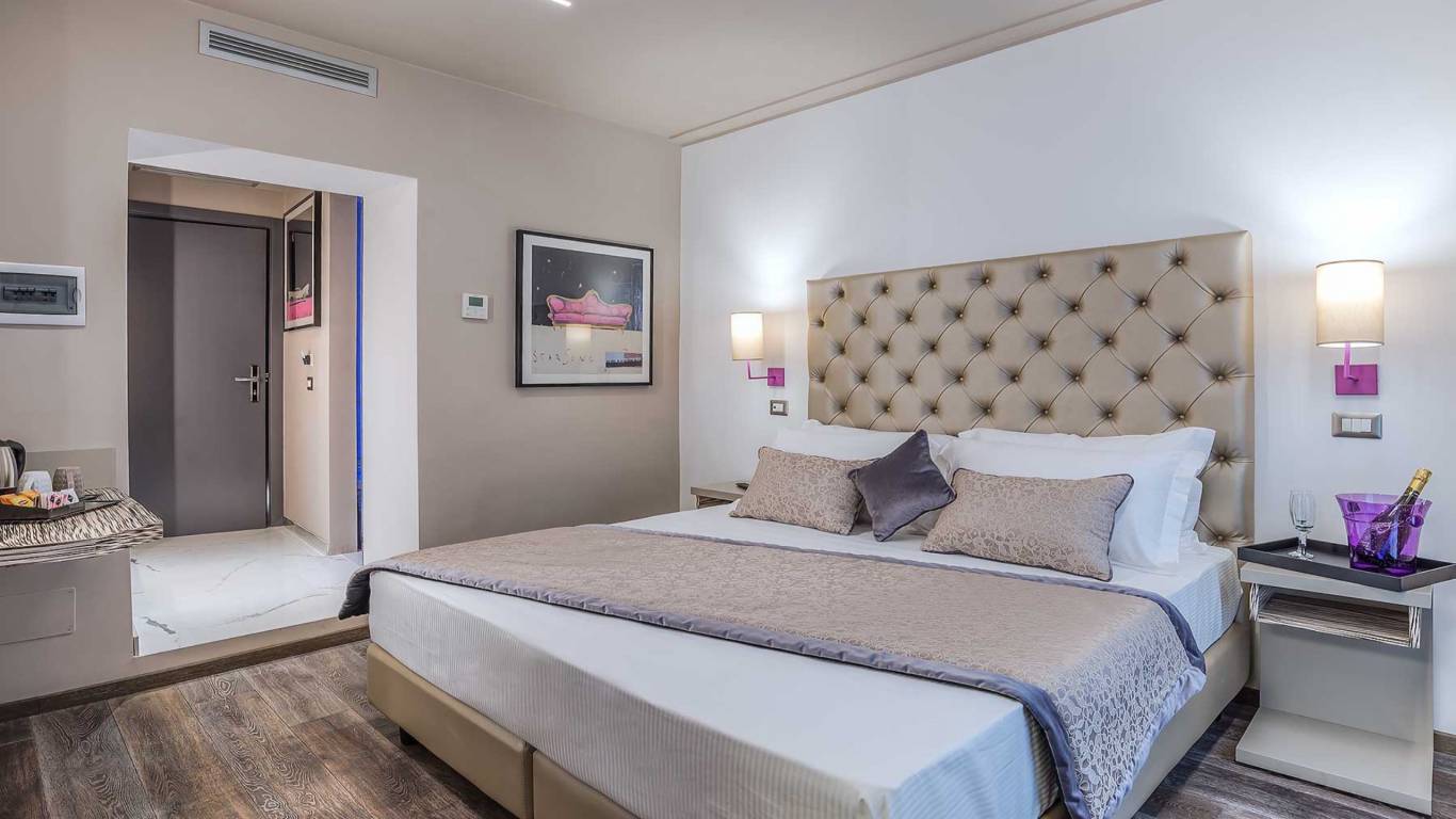 Colonna-suite-del-corso-rome-family-room-bed-303a-11