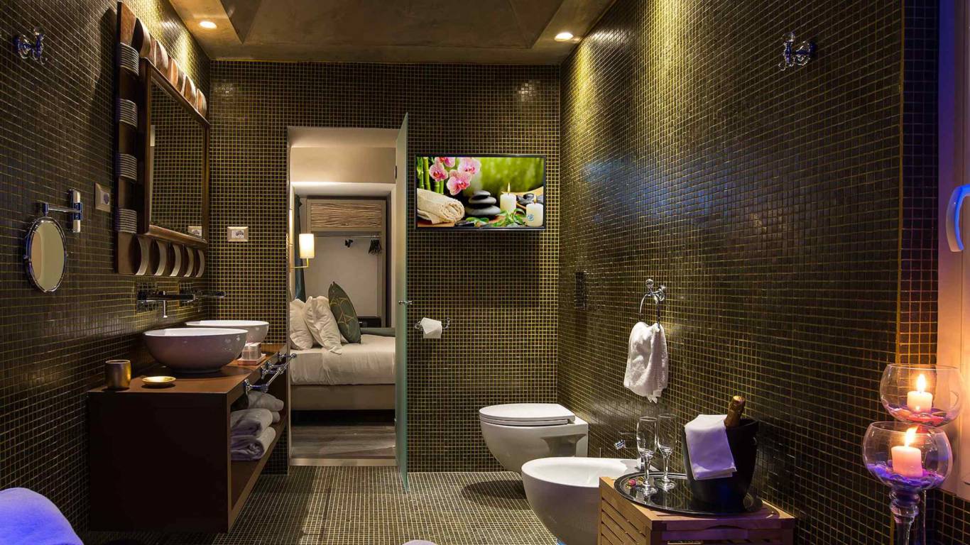 Colonna-suite-del-corso-rome-suite-luxury-bathroom-107-1